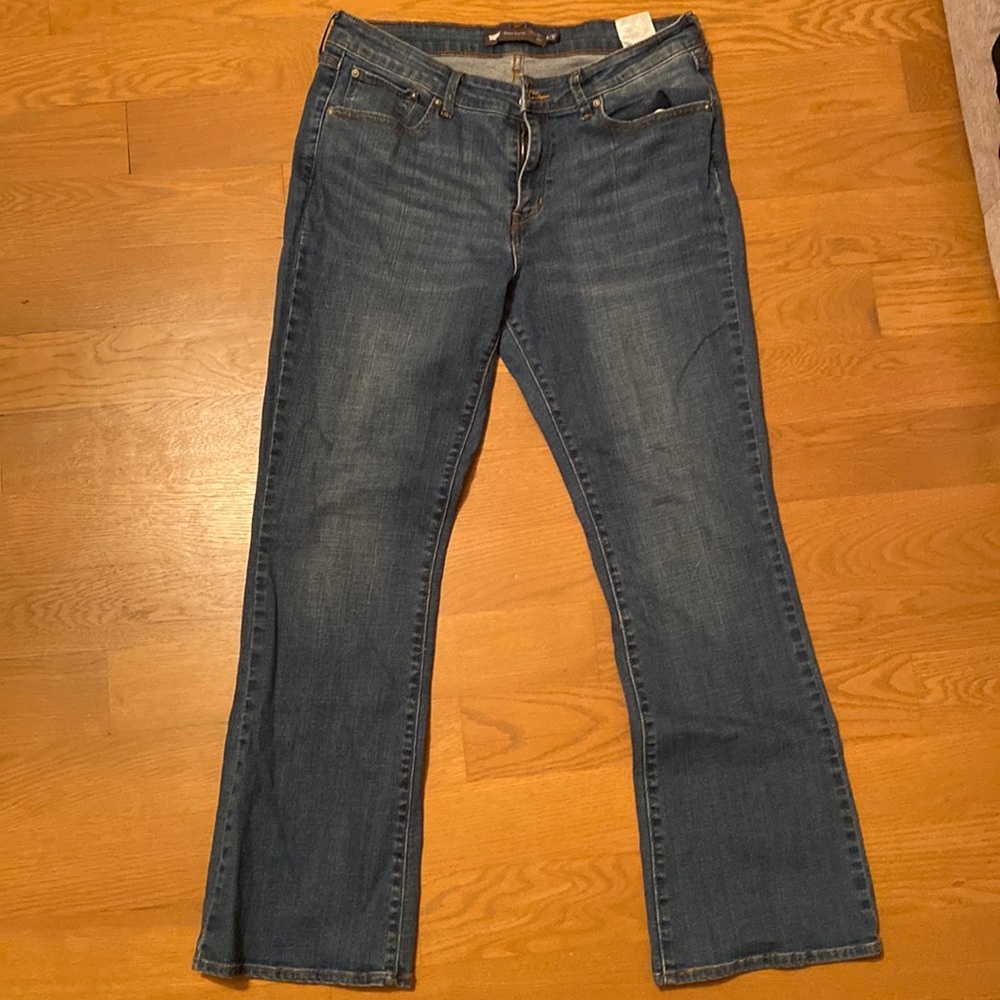 Levi’s Demi Curve - Classic rise, Boot Cut Size 14/32 NWOT
